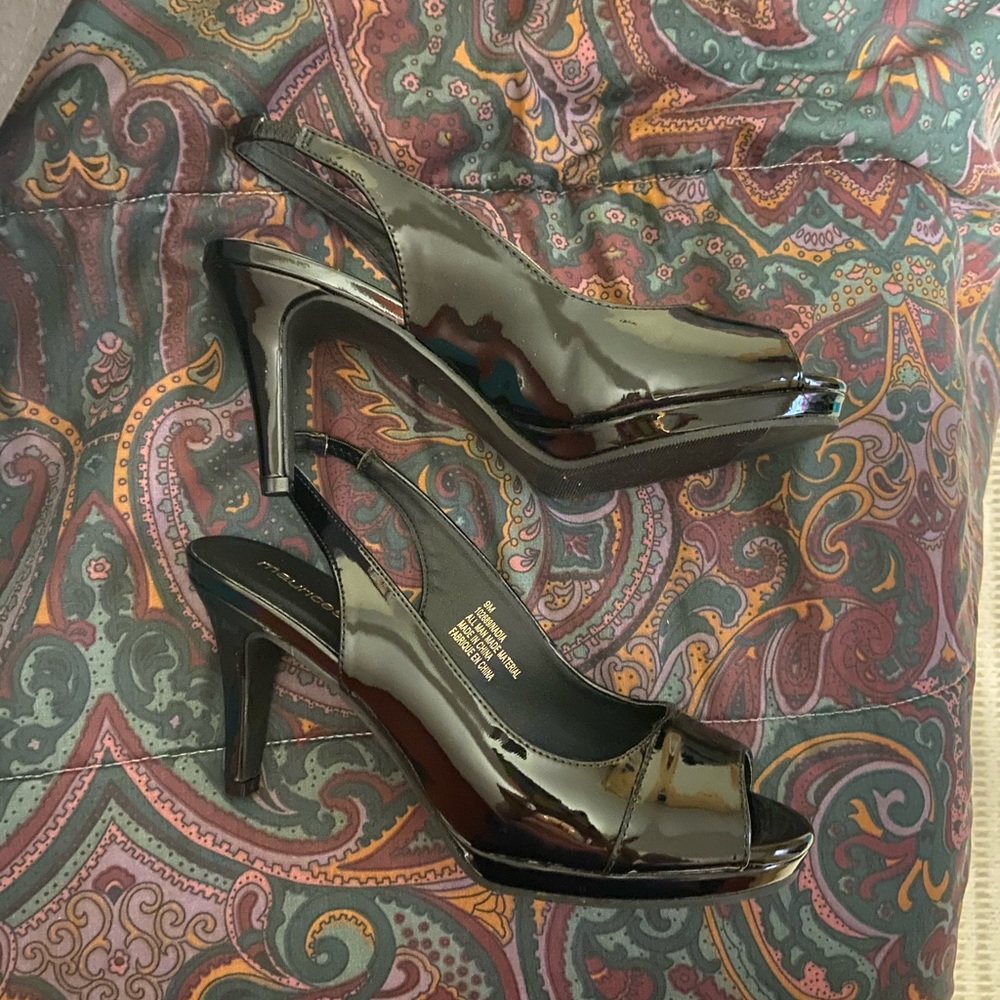 Black patent leather peep-toe heels